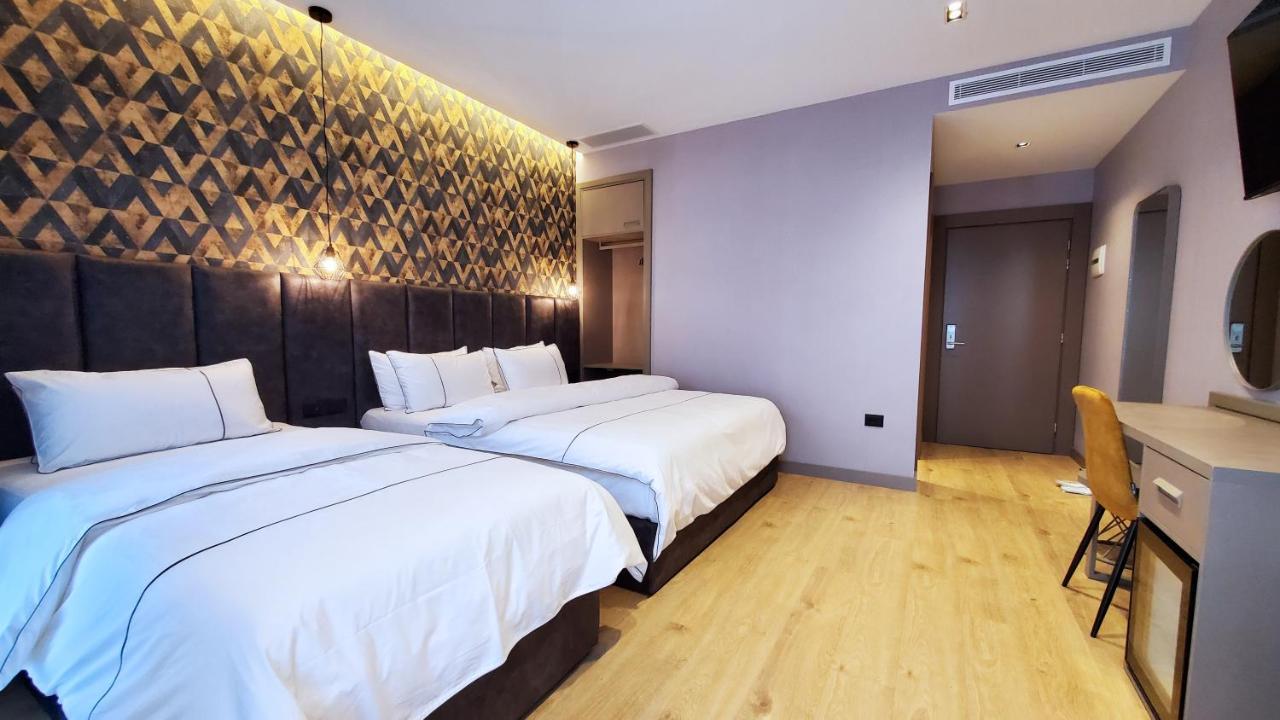 Starlight Hotel Tirana Exterior photo